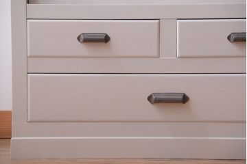 アンティーク家具　アンティーク　大きなペイント重ね収納棚(キャビネット・食器棚)