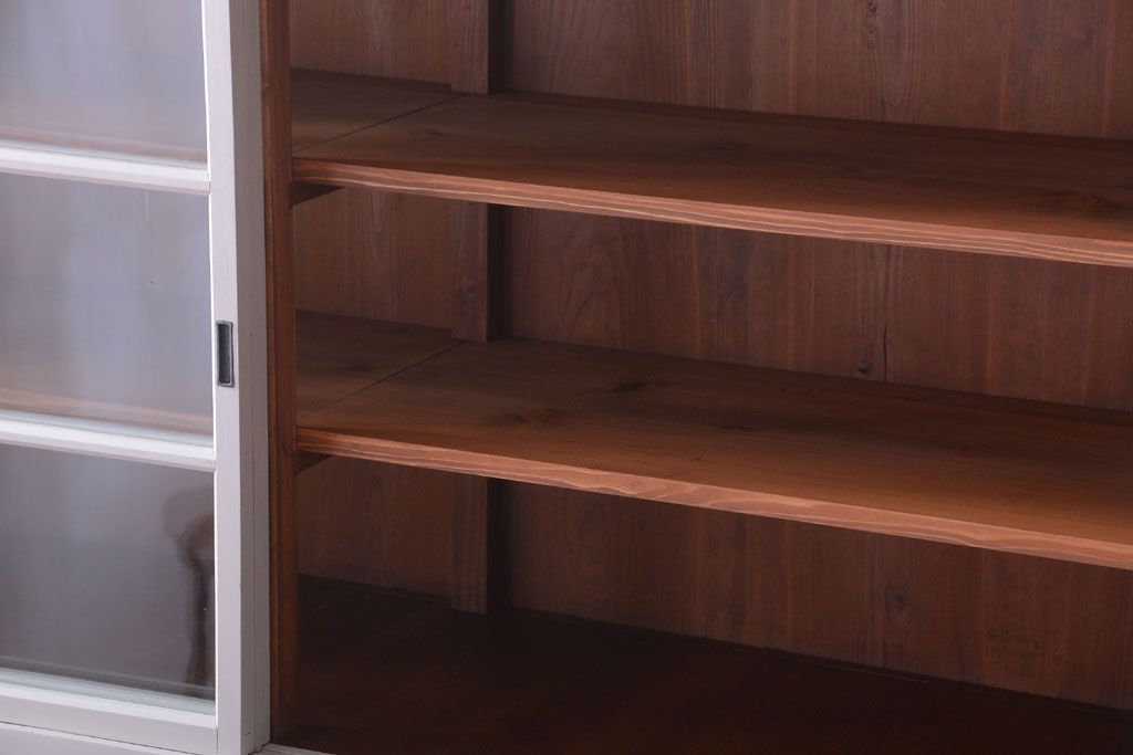 アンティーク家具　アンティーク　大きなペイント重ね収納棚(キャビネット・食器棚)