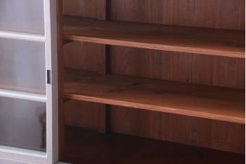 アンティーク家具　アンティーク　大きなペイント重ね収納棚(キャビネット・食器棚)