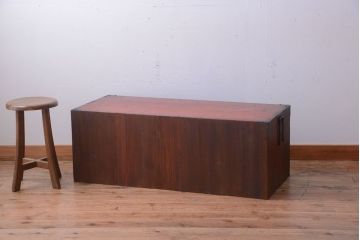 アンティーク家具　古民具・骨董　大きな金具の時代箪笥ローボード(ローチェスト)