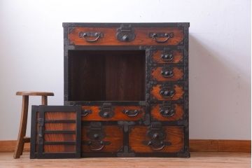 アンティーク家具　古民具・骨董　前面欅材!巾着型金具の松本帳場箪笥