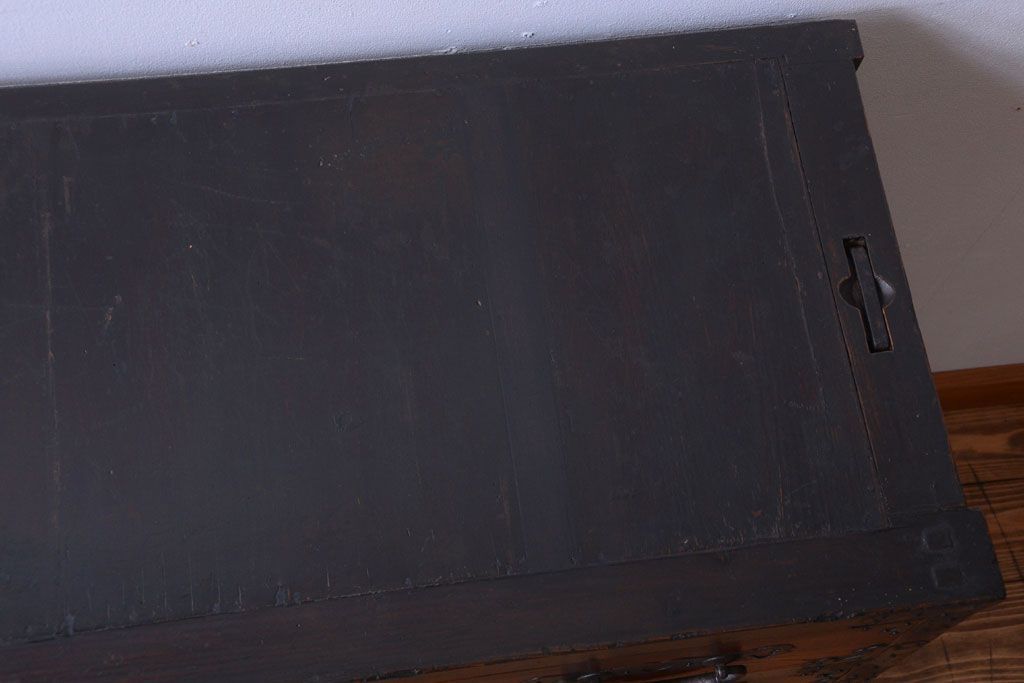 アンティーク家具　古民具・骨董　前面欅材!巾着型金具の松本帳場箪笥