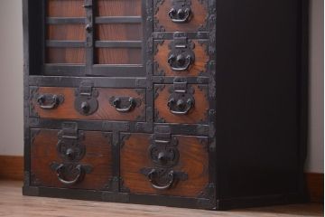 アンティーク家具　古民具・骨董　前面欅材!巾着型金具の松本帳場箪笥