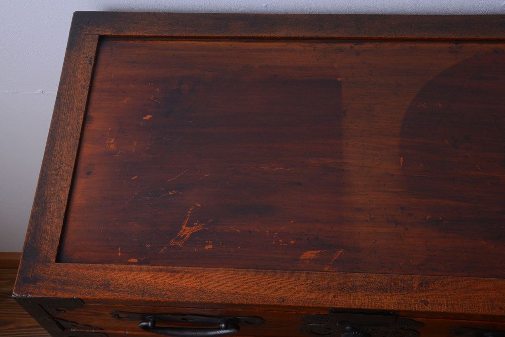 アンティーク家具　古民具・骨董　前面欅材!巾着型金具の二段重ね松本帳場箪笥