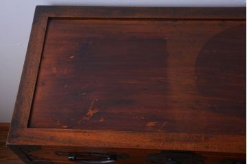 アンティーク家具　古民具・骨董　前面欅材!巾着型金具の二段重ね松本帳場箪笥