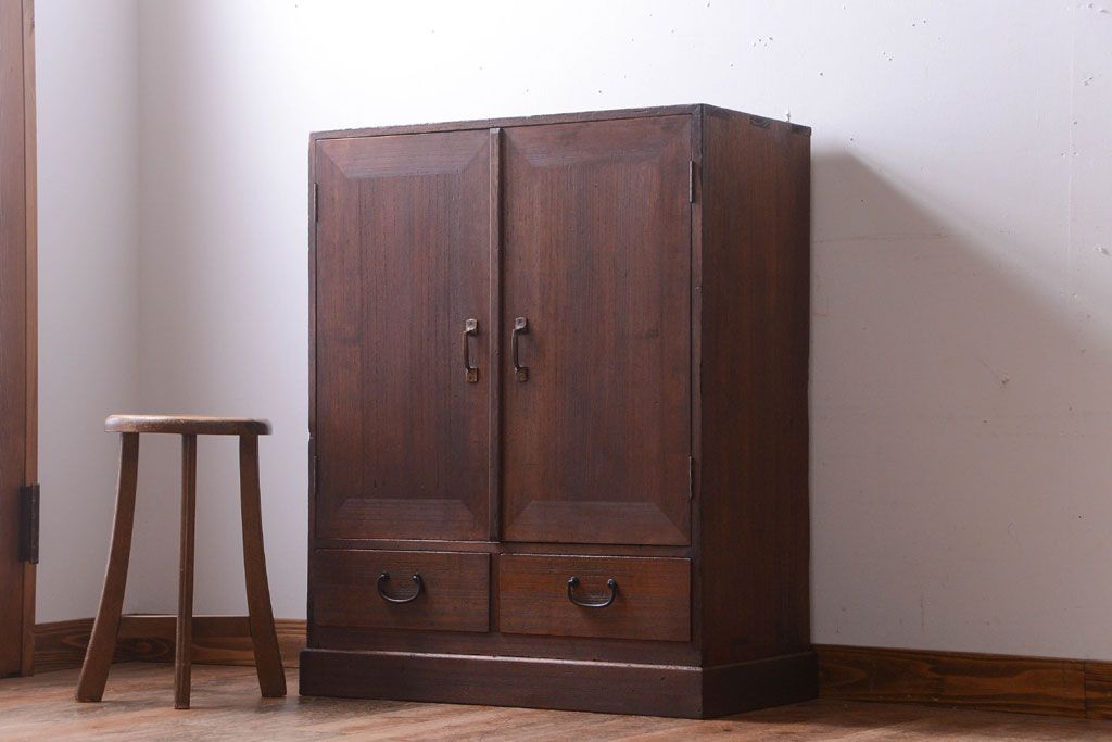 アンティーク家具　和製アンティーク　引き出し2杯付き!古い桐材の戸棚