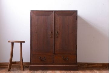 アンティーク家具　和製アンティーク　引き出し2杯付き!古い桐材の戸棚