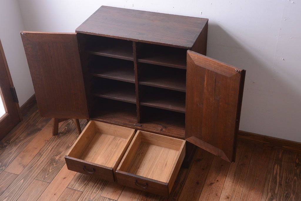 アンティーク家具　和製アンティーク　引き出し2杯付き!古い桐材の戸棚