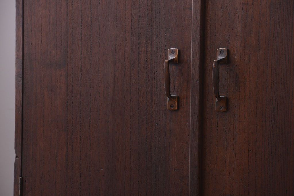 アンティーク家具　和製アンティーク　引き出し2杯付き!古い桐材の戸棚