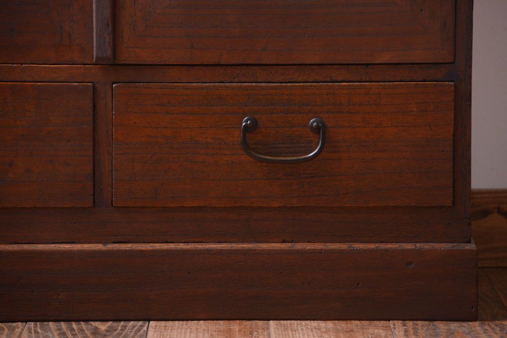 アンティーク家具　和製アンティーク　引き出し2杯付き!古い桐材の戸棚