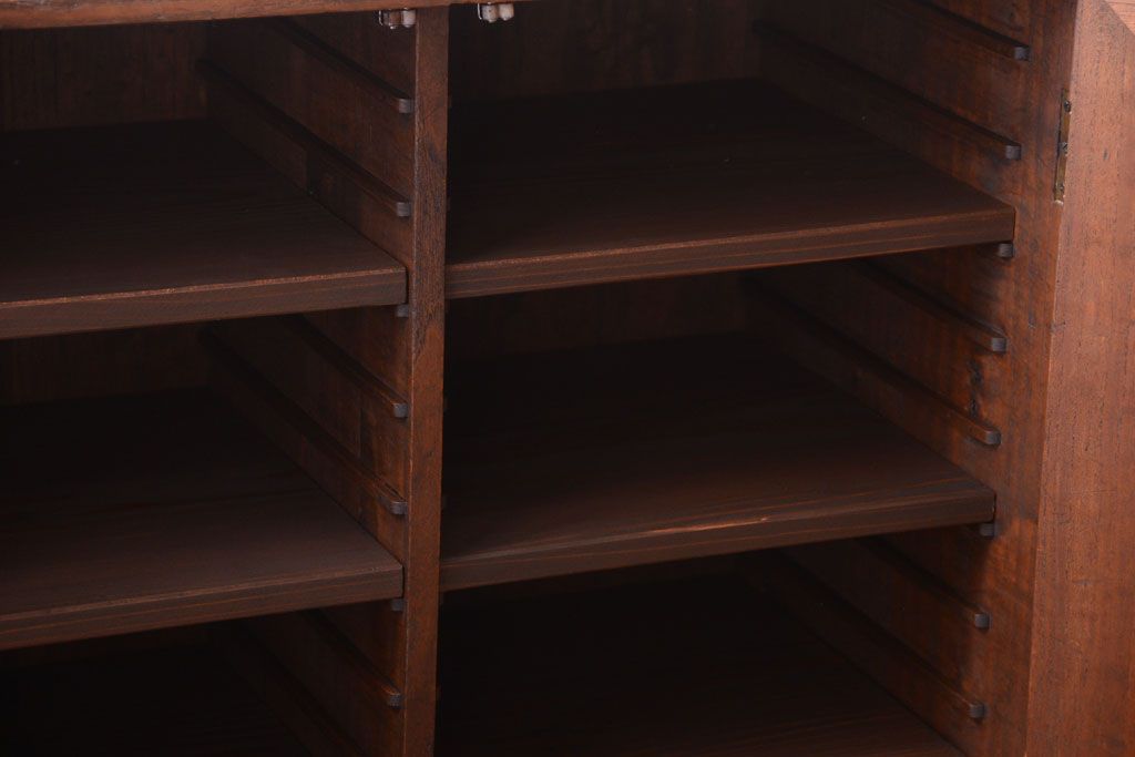 アンティーク家具　和製アンティーク　引き出し2杯付き!古い桐材の戸棚