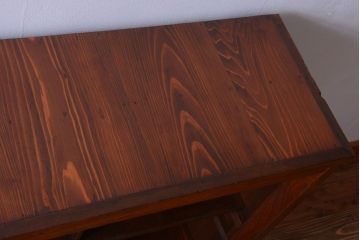 アンティーク家具　和製アンティーク　脚付き!古い木製の横型マス目棚(飾り棚)(1)