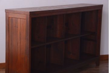 アンティーク家具　和製アンティーク　脚付き!古い木製の横型マス目棚(飾り棚)(1)