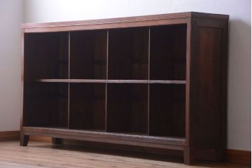 アンティーク家具　和製アンティーク　脚付き!古い木製の横型マス目棚(飾り棚)(1)