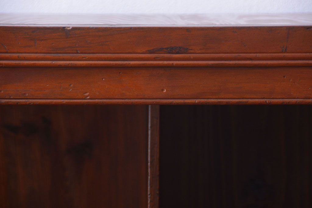 アンティーク家具　和製アンティーク　脚付き!古い木製の横型マス目棚(飾り棚)(1)