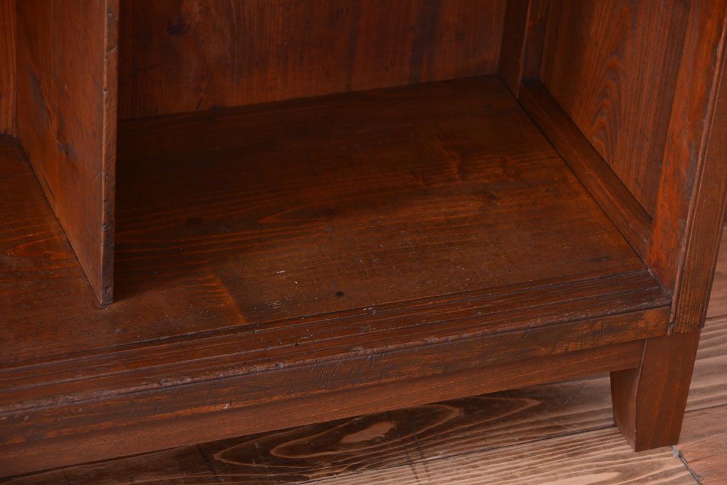 アンティーク家具　和製アンティーク　脚付き!古い木製の横型マス目棚(飾り棚)(1)