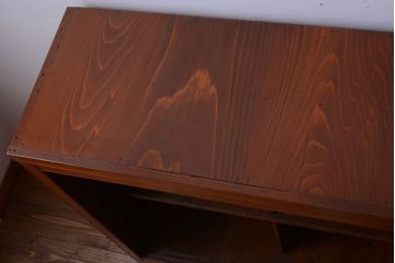 アンティーク家具　和製アンティーク　脚付き!古い木製の横型マス目棚(飾り棚)(2)