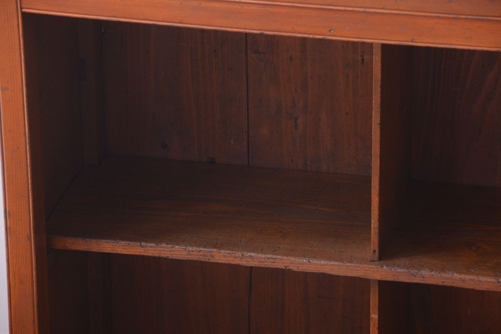 アンティーク家具　和製アンティーク　脚付き!古い木製の横型マス目棚(飾り棚)(2)