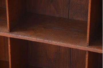 アンティーク家具　和製アンティーク　脚付き!古い木製の横型マス目棚(飾り棚)(2)