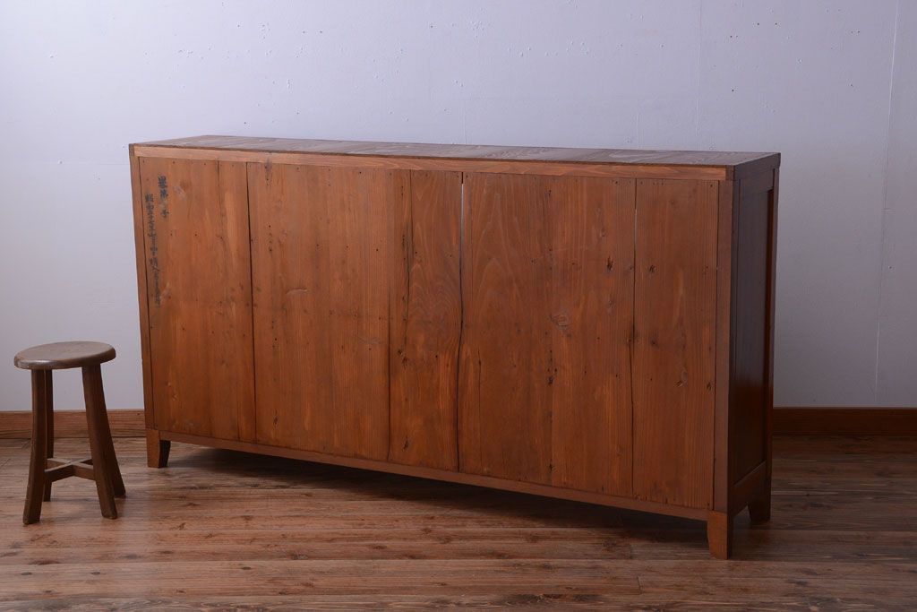 アンティーク家具　和製アンティーク　脚付き!古い木製の横型マス目棚(飾り棚)(2)