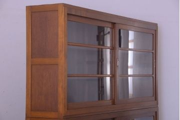 レトロ家具　昭和レトロ　古い木のシンプルなアンティーク戸棚