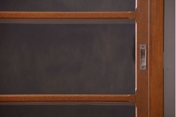 レトロ家具　昭和レトロ　古い木のシンプルなアンティーク戸棚