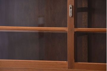 レトロ家具　昭和レトロ　古い木のシンプルなアンティーク戸棚