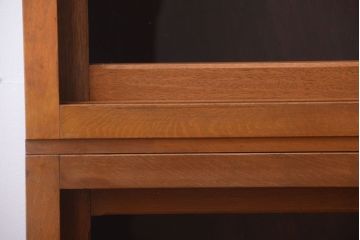 レトロ家具　昭和レトロ　古い木のシンプルなアンティーク戸棚