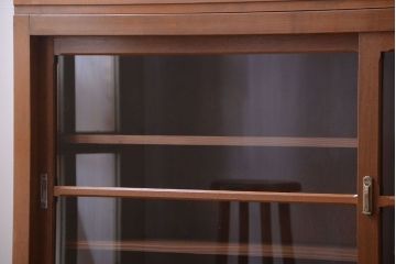 レトロ家具　昭和レトロ　古い木のシンプルなアンティーク戸棚