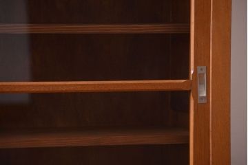 レトロ家具　昭和レトロ　古い木のシンプルなアンティーク戸棚