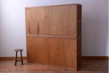 レトロ家具　昭和レトロ　古い木のシンプルなアンティーク戸棚