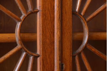 アンティーク家具　イギリスアンティーク　オーク材製アールデコ調のブックケース(本箱)