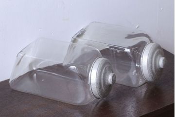 アンティーク雑貨　昭和レトロ　アルミの蓋付き!アンティークガラス瓶2個セット