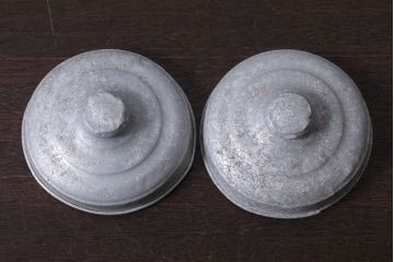 アンティーク雑貨　昭和レトロ　アルミの蓋付き!アンティークガラス瓶2個セット