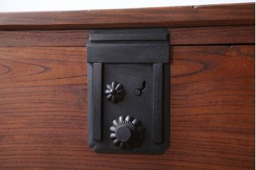 アンティーク家具　古民具・骨董　シンプルで上品な時代箪笥ローボード(ローチェスト)