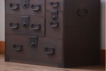 アンティーク家具　古民具・骨董　シンプルで小さなアンティーク帳場箪笥