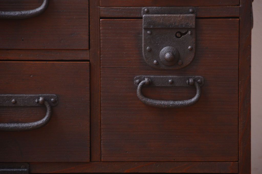 アンティーク家具　古民具・骨董　シンプルで小さなアンティーク帳場箪笥