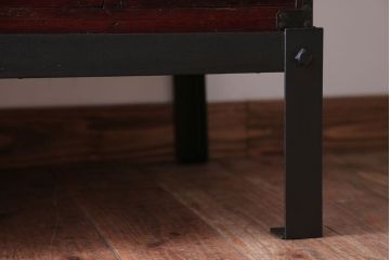 アンティーク家具　古民具・骨董　江戸〜明治期　かくし付き!鉄脚時代箪笥ローボード