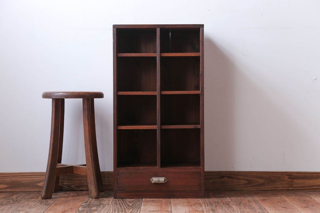 アンティーク家具　和製アンティーク　引き出し付き!小さな縦型マス目棚