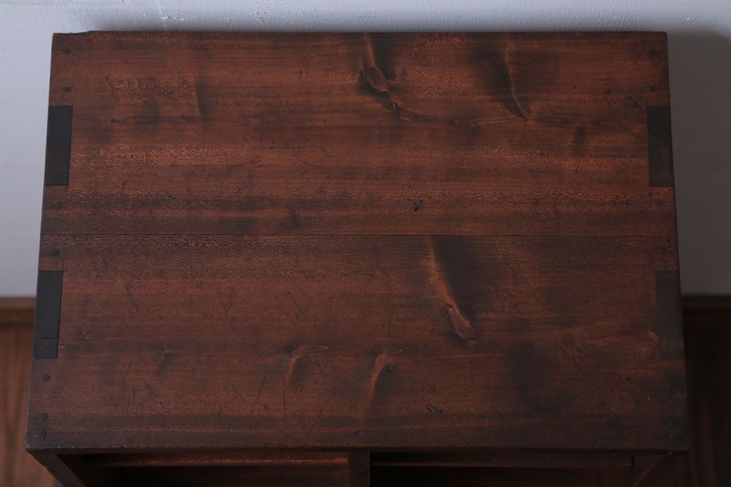 アンティーク家具　和製アンティーク　引き出し付き!小さな縦型マス目棚