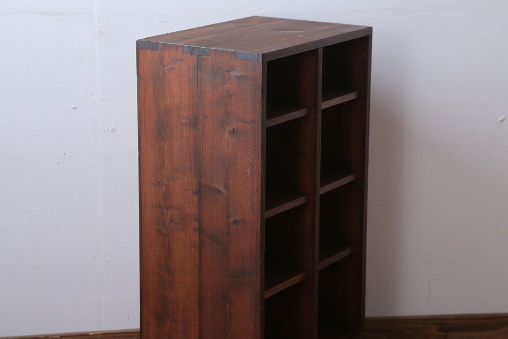 アンティーク家具　和製アンティーク　引き出し付き!小さな縦型マス目棚