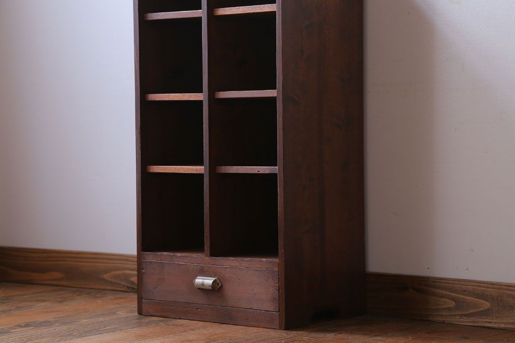 アンティーク家具　和製アンティーク　引き出し付き!小さな縦型マス目棚