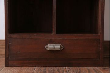 アンティーク家具　和製アンティーク　引き出し付き!小さな縦型マス目棚