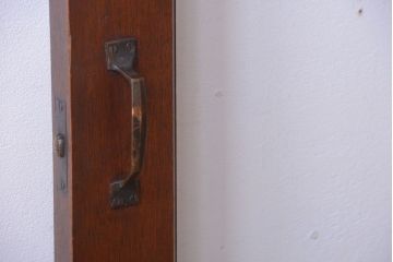 和製アンティーク　大きなガラス面の古い木製ドア