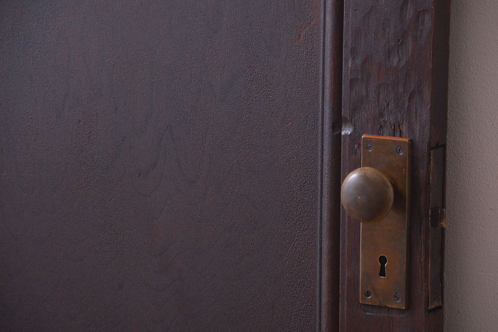 和製アンティーク　古い木製のシックなドア