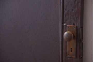 和製アンティーク　古い木製のシックなドア