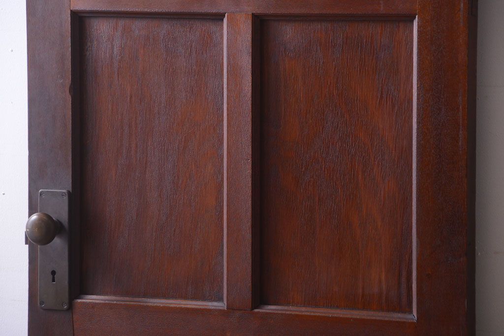 アンティーク　古い木のシンプルで上質なドア(1)