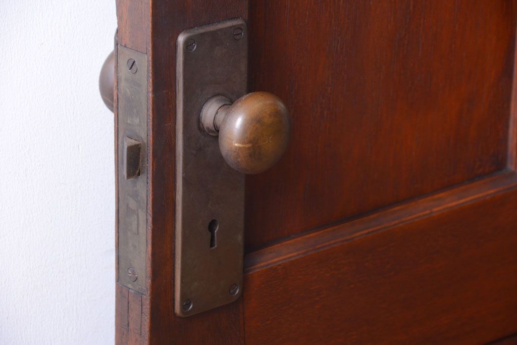 アンティーク　古い木のシンプルで上質なドア(1)