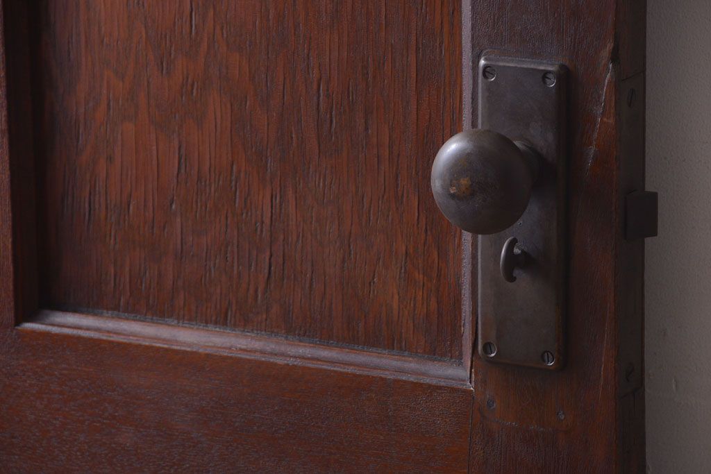 アンティーク　古い木のシンプルで上質なドア(1)