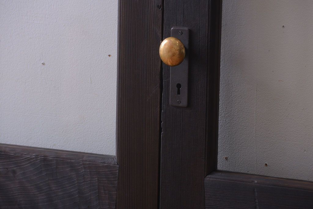 アンティーク　両開き　上質で重厚な大きなドア1対(2枚セット)